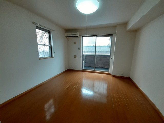 兵庫県西宮市上甲子園１丁目 リビング