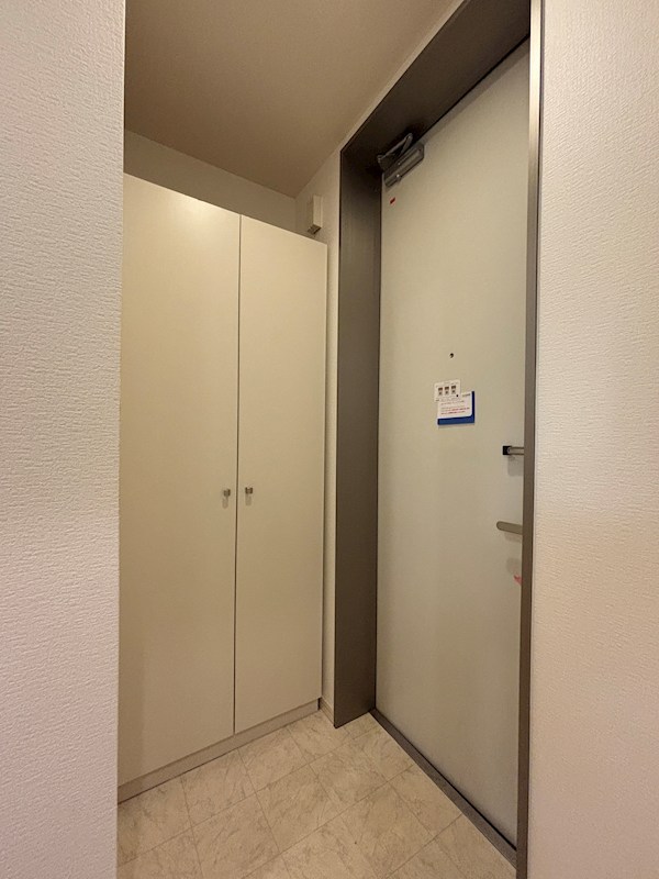 ネオメゾン東灘 玄関