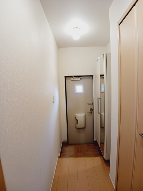 コスモグレイスA 玄関