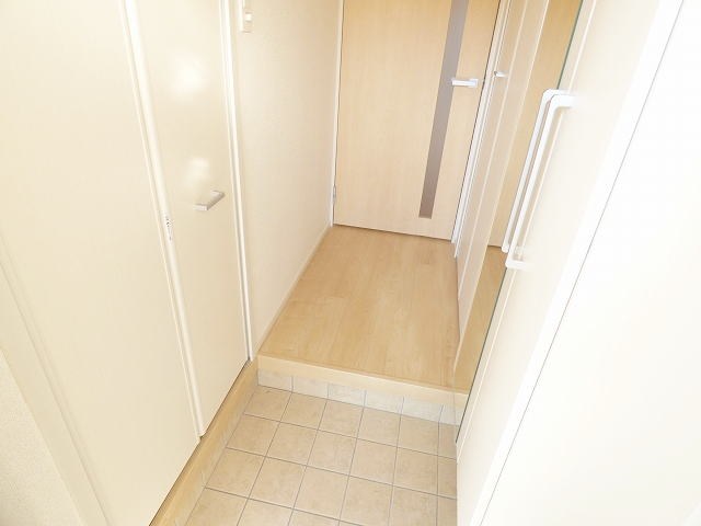 サージェ林 1・B 玄関