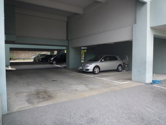 ソシア武庫川 駐車場