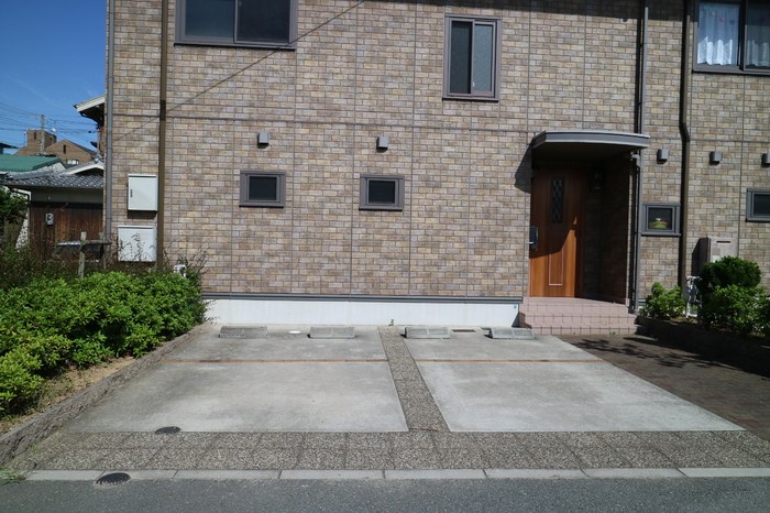 アルスクレスト2 2棟 駐車場