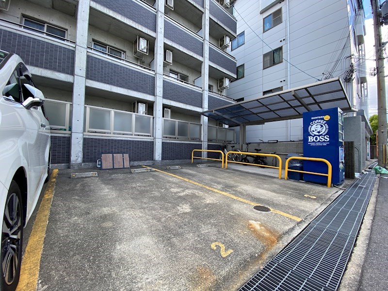 ICUBE 駐車場