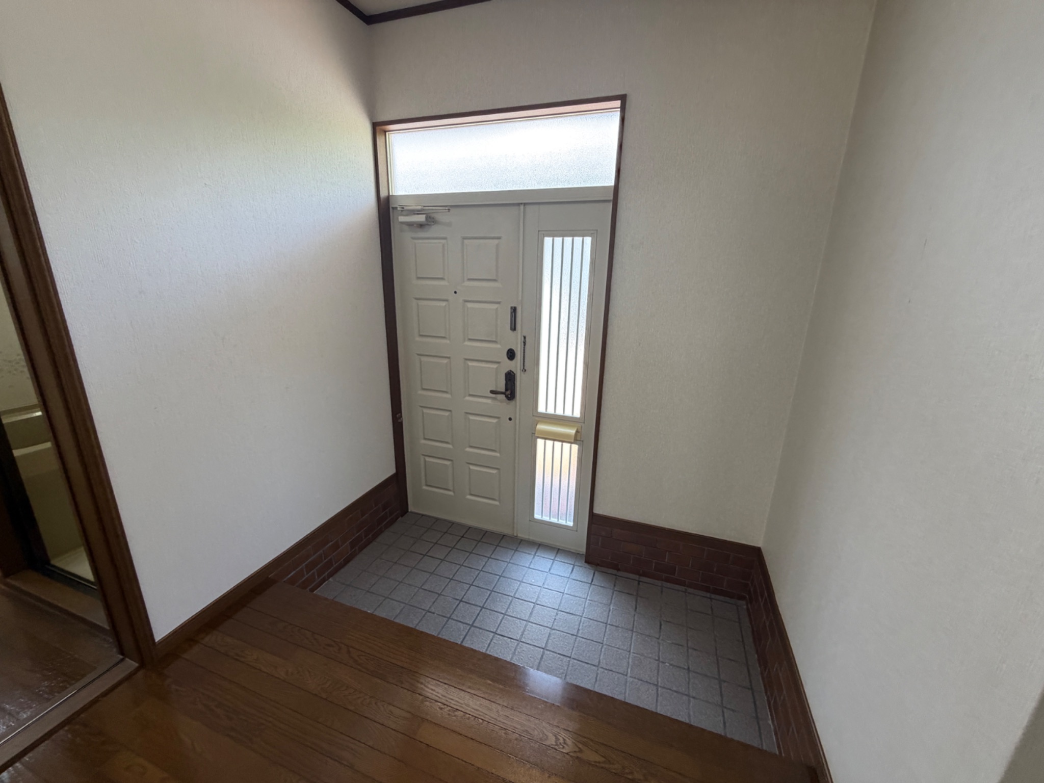 親王塚テラスハウス 玄関