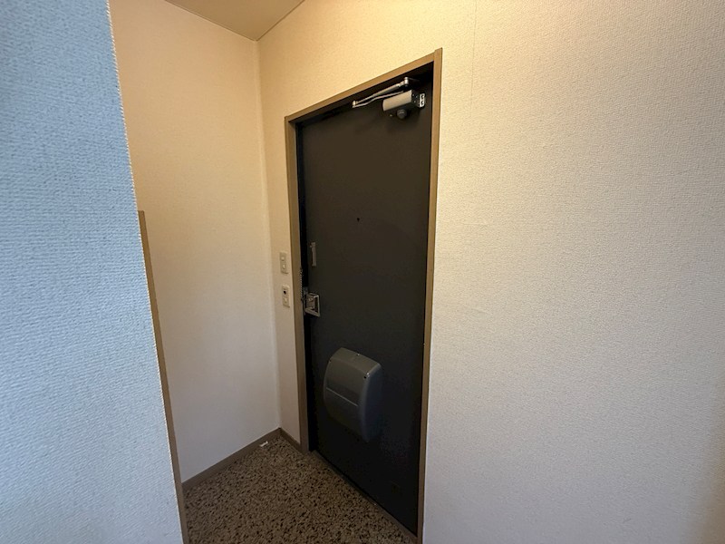 西之町ハイツ B 玄関
