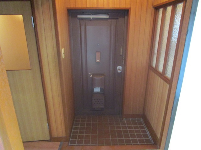 高木マンション 玄関