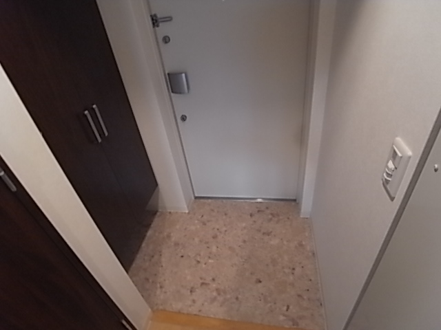 インベスト塚口S-FRONT 玄関
