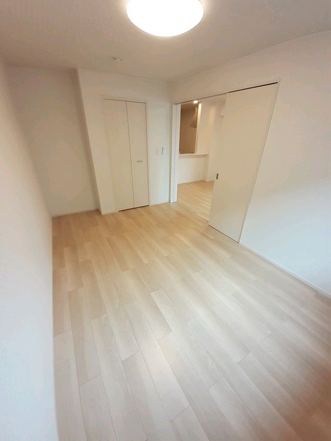 ライラック ベッドルーム