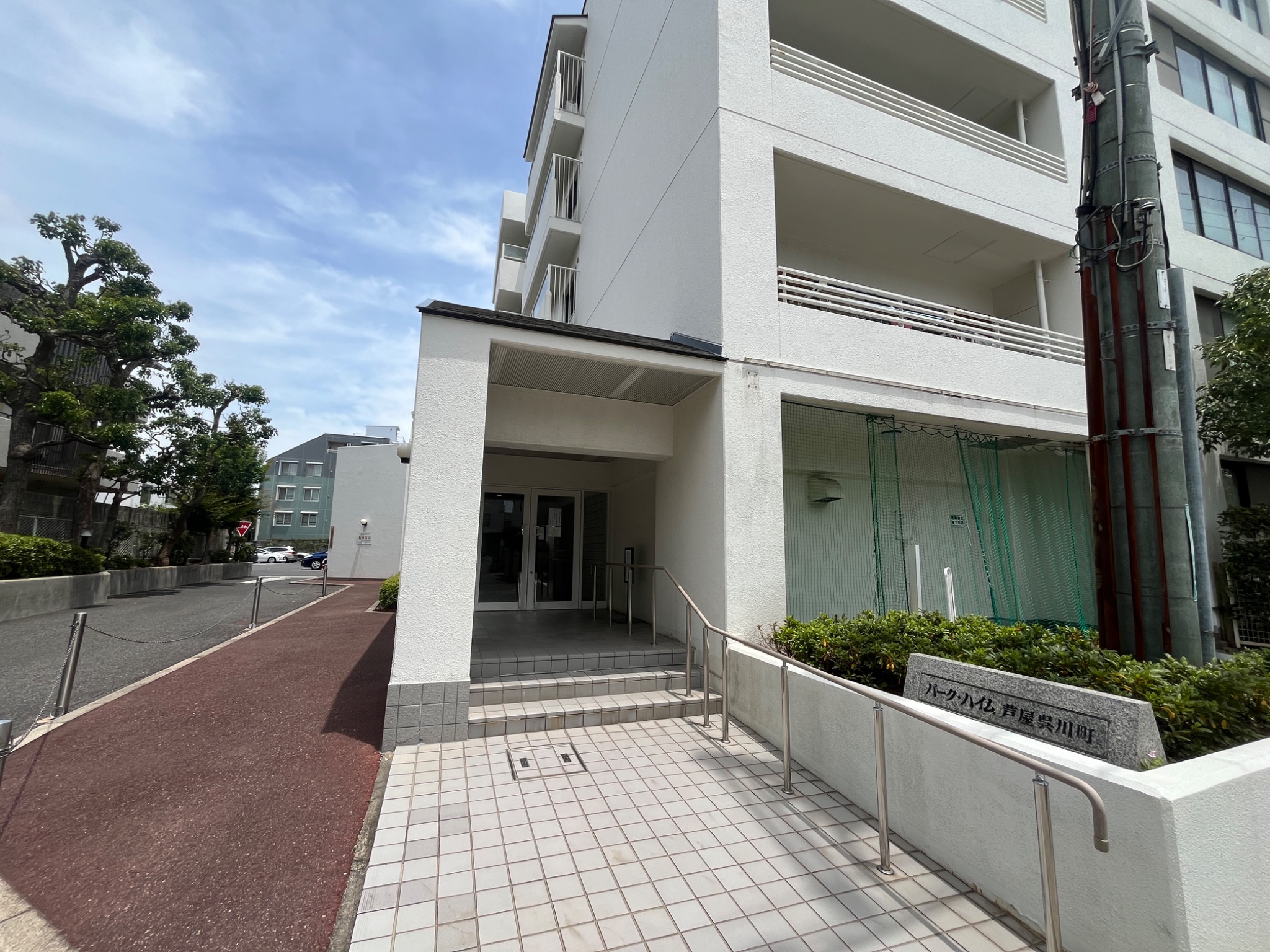 パーク・ハイム芦屋呉川町 エントランス