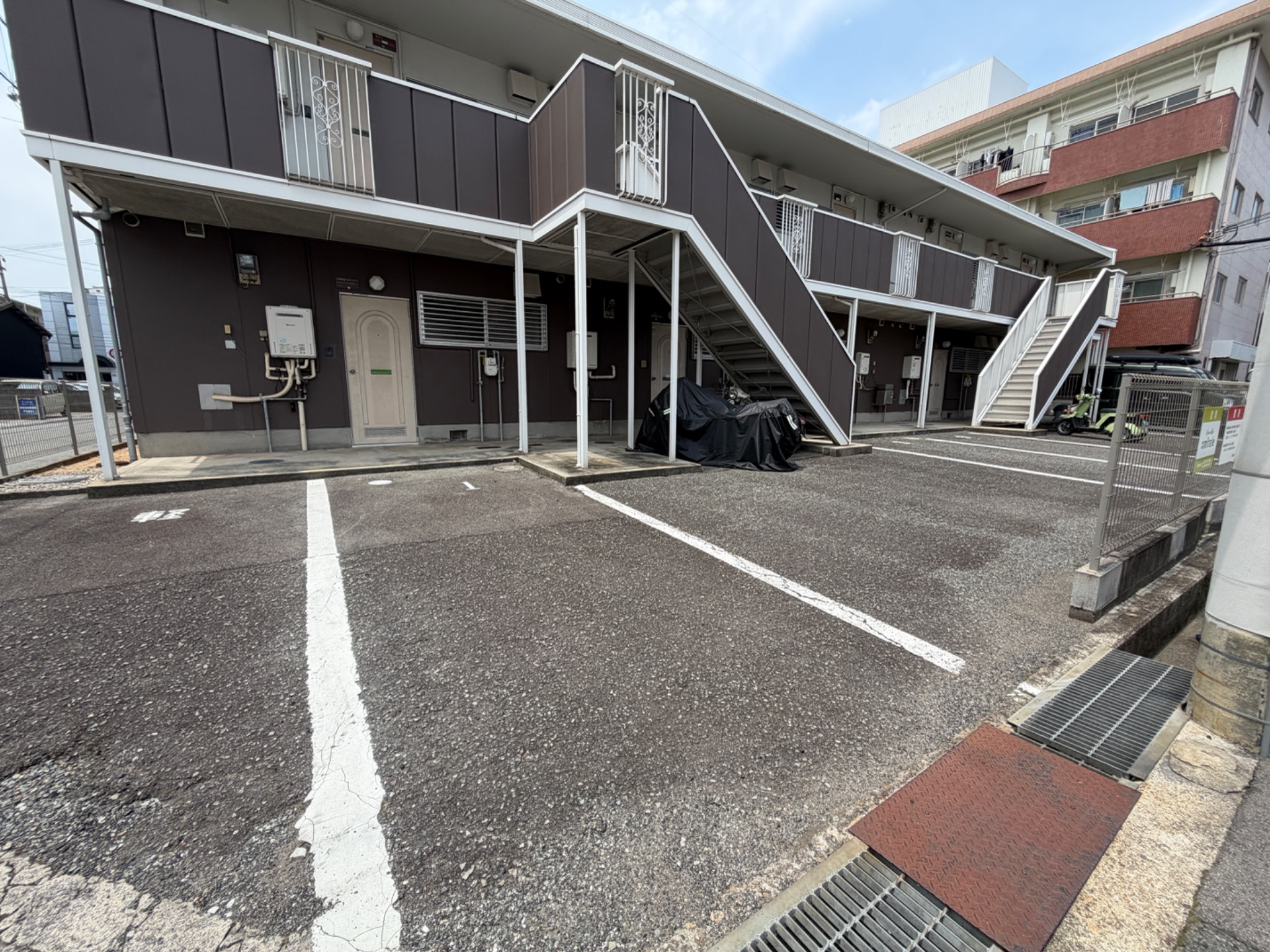 ハイツ野々上 駐車場
