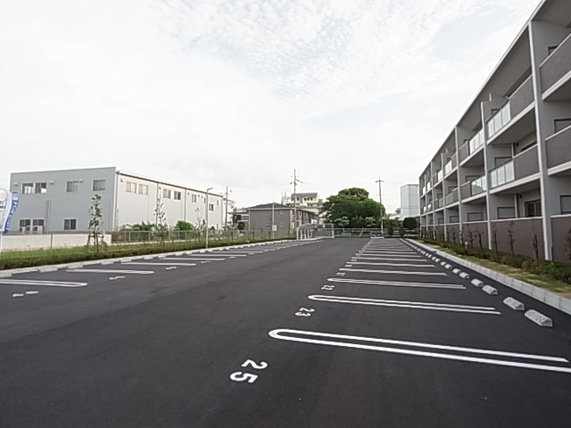 サンヴィラ24 駐車場