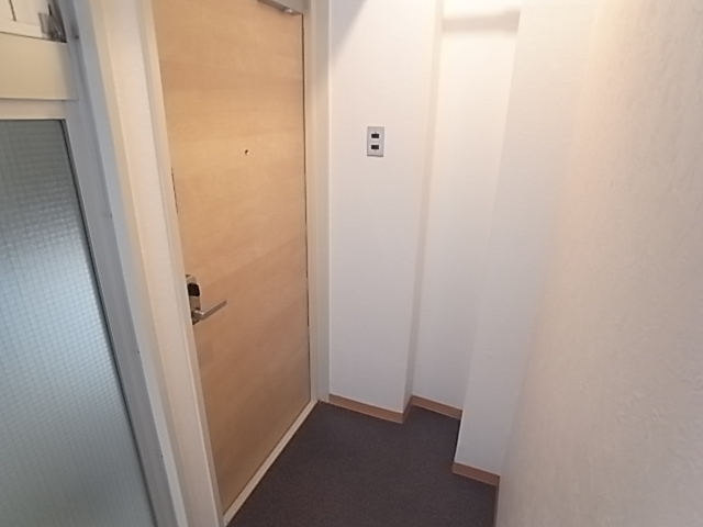 メゾン笠屋町 玄関