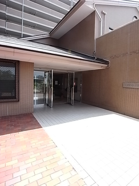兵庫県明石市大久保町谷八木 エントランス