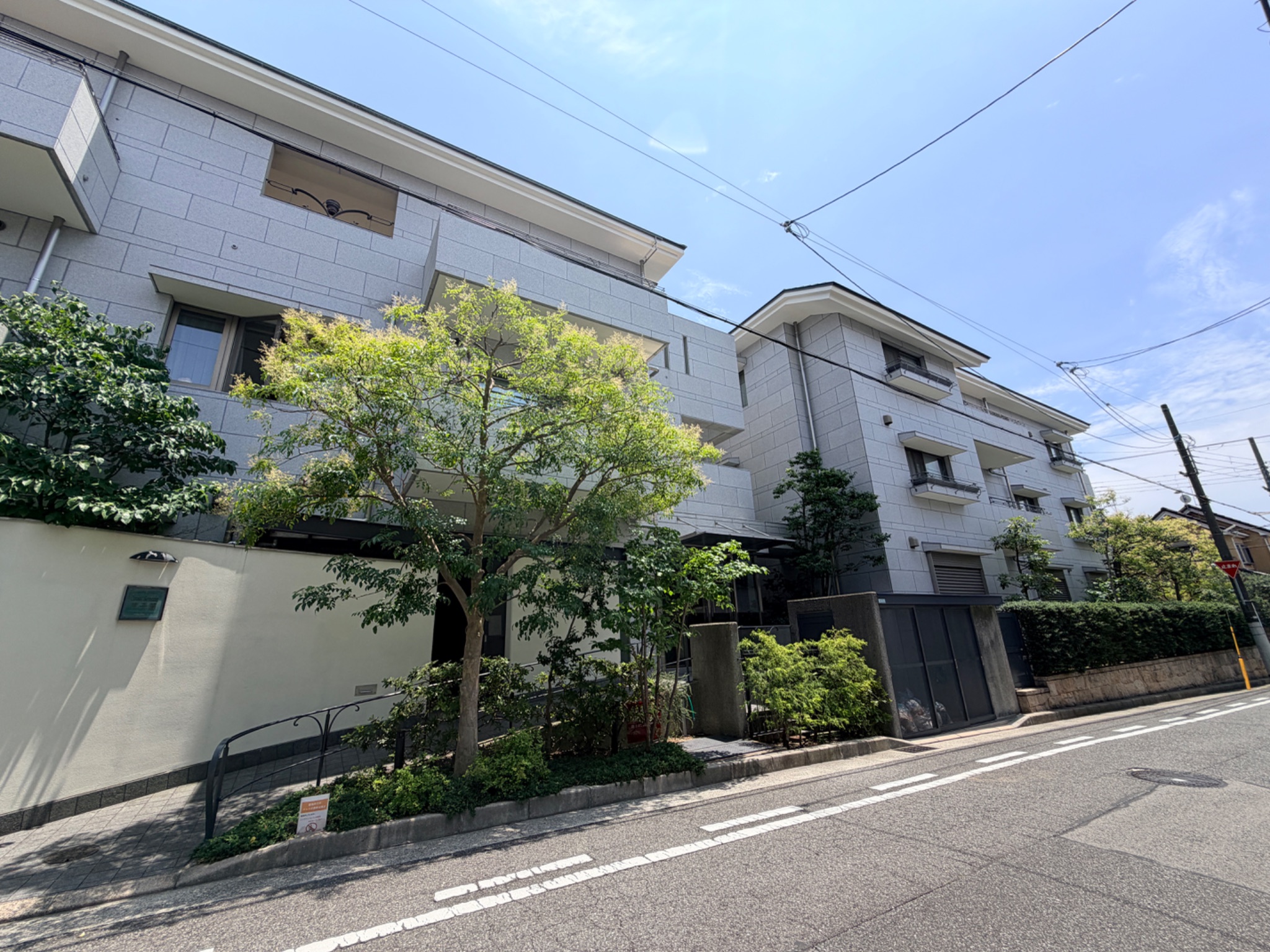 CROSS SEASON 甲子園 外観
