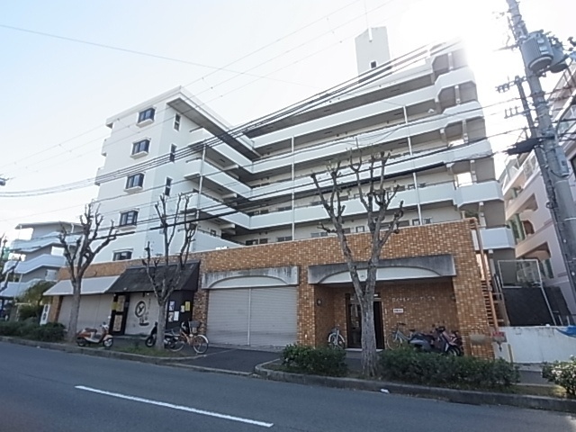 ロイヤルメゾンアドニス 外観