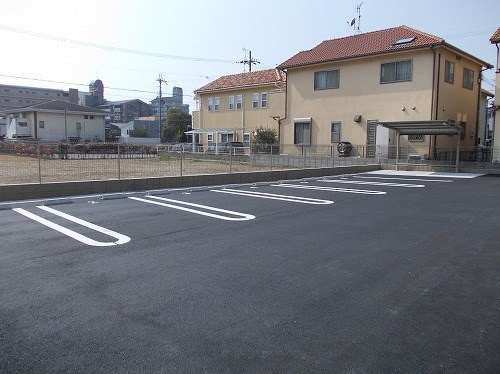 ソーシャル コート 駐車場