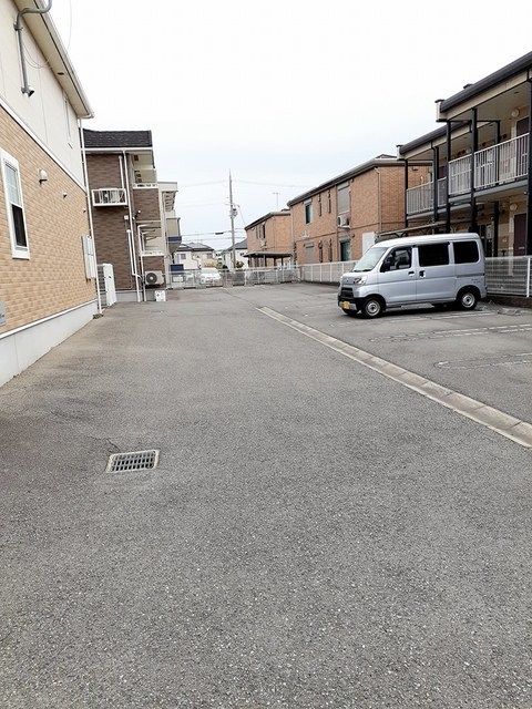 タカラピュア 西 駐車場