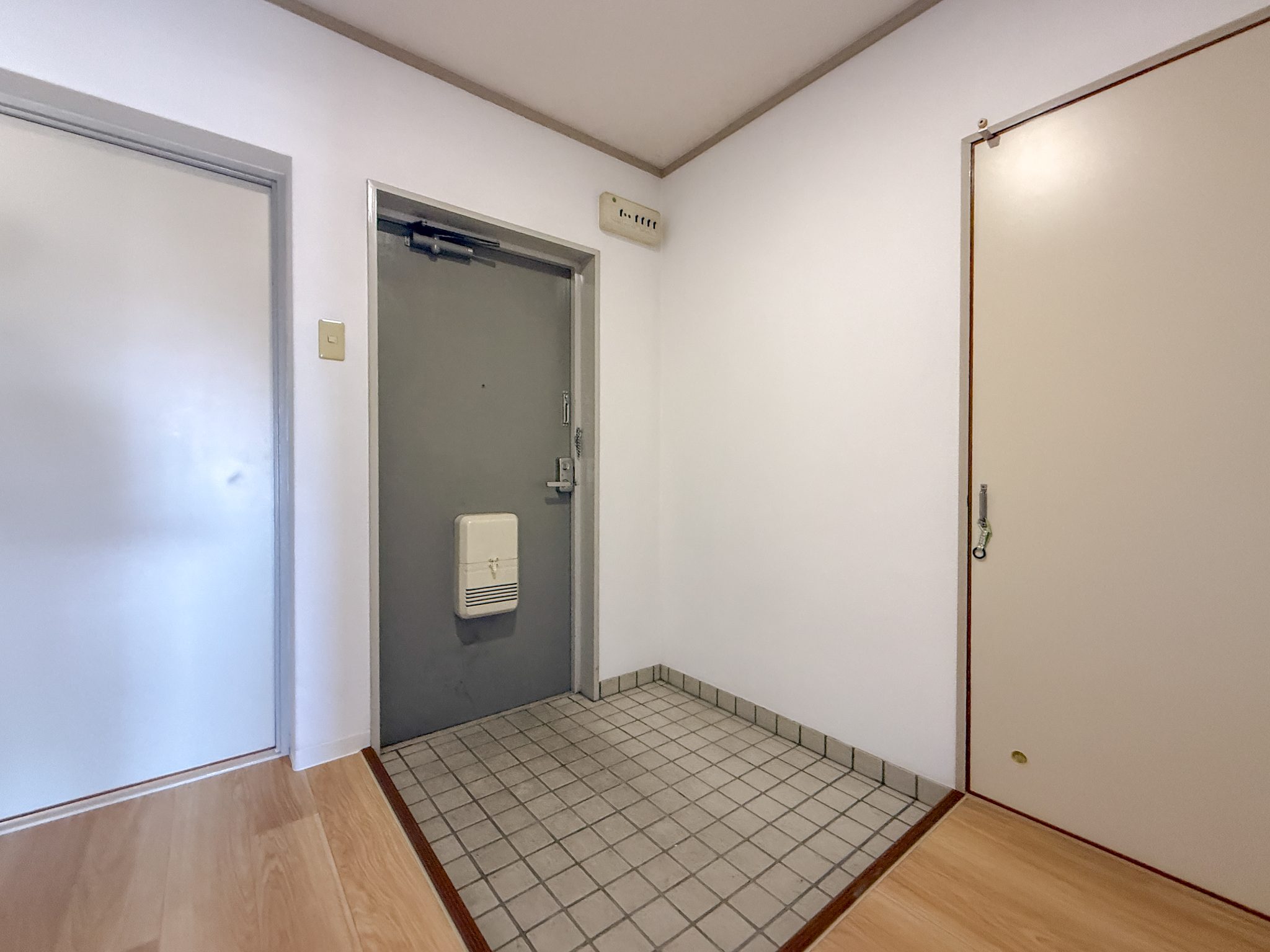 グランベア今井 玄関