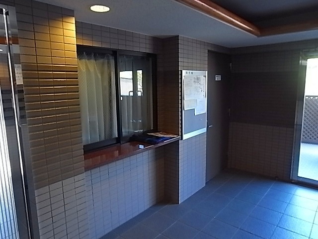 兵庫県西宮市甲子園口北町 エントランス