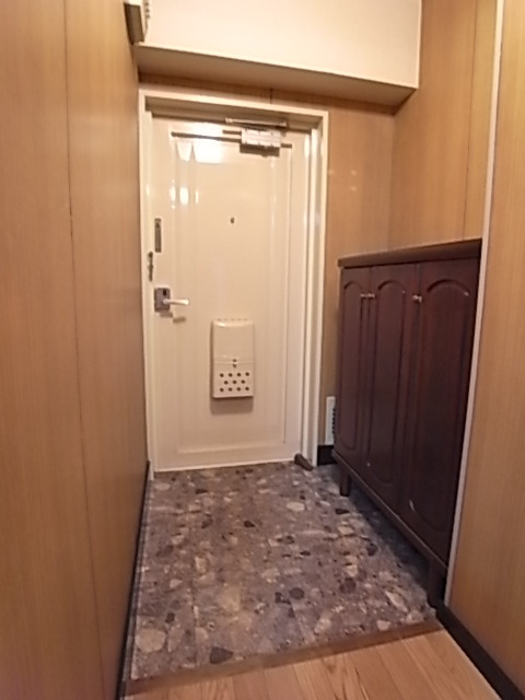 サンパールビル 玄関