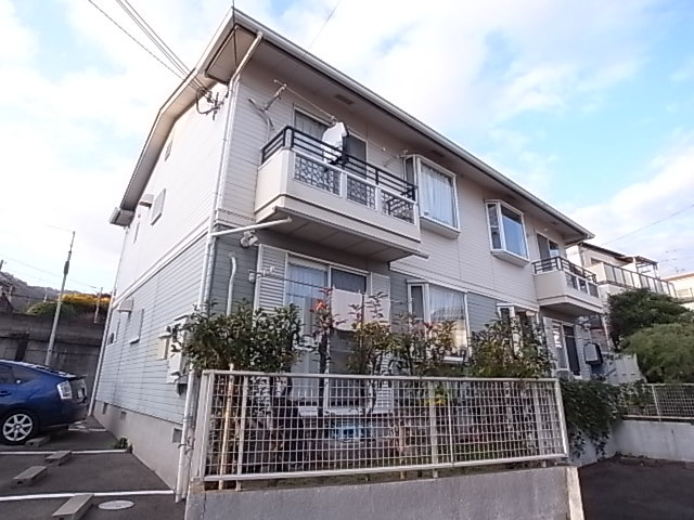 リビング西山町 外観