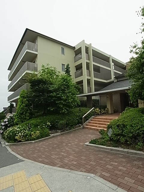 兵庫県神戸市東灘区鴨子ケ原３丁目 エントランス