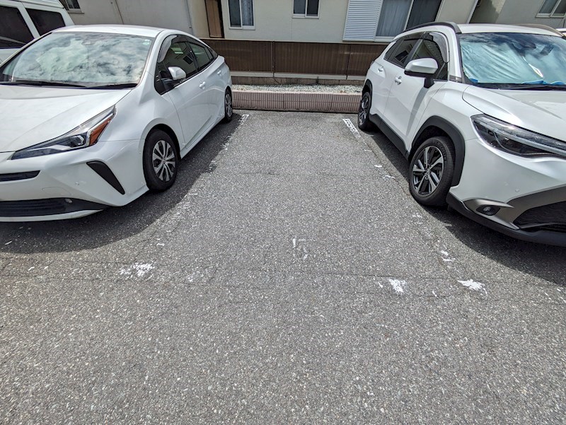 グランディア　ルネッサンス野崎通 駐車場
