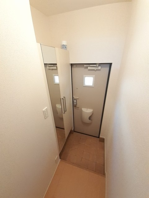 アルストロメリア1 玄関