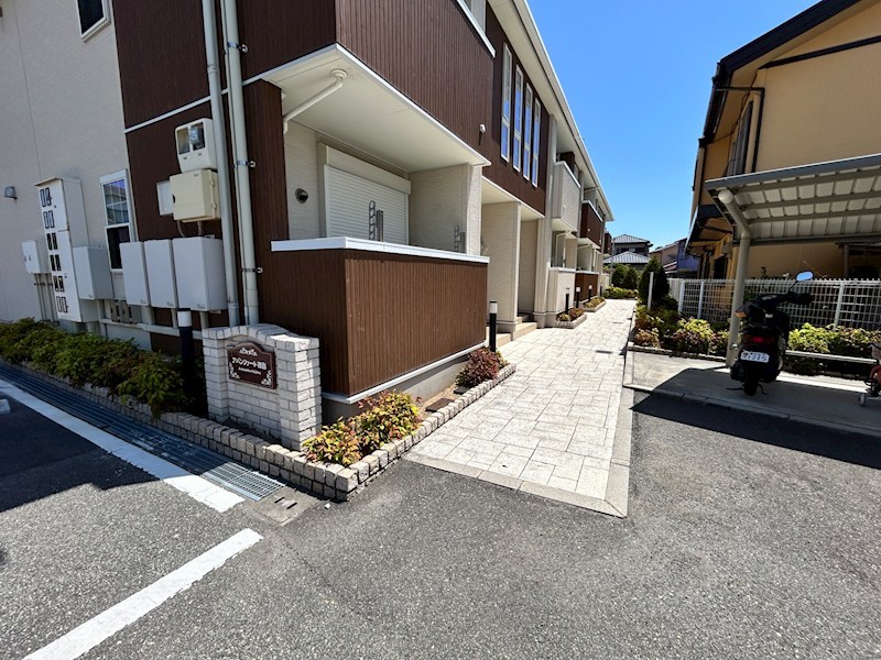 アバンツァート 西島 エントランス
