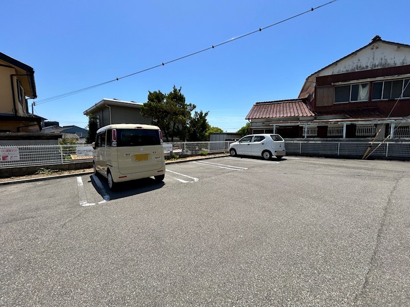 アバンツァート 西島 駐車場