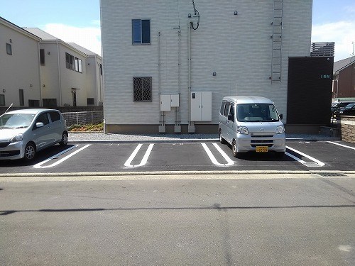 ラ・ルーノ1番館 駐車場