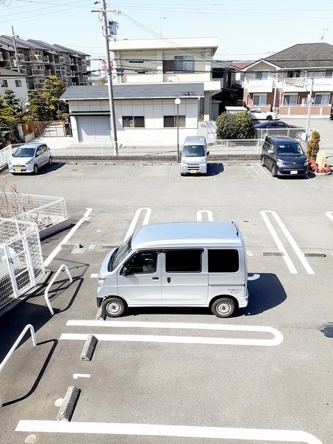イル・セレーノ 駐車場