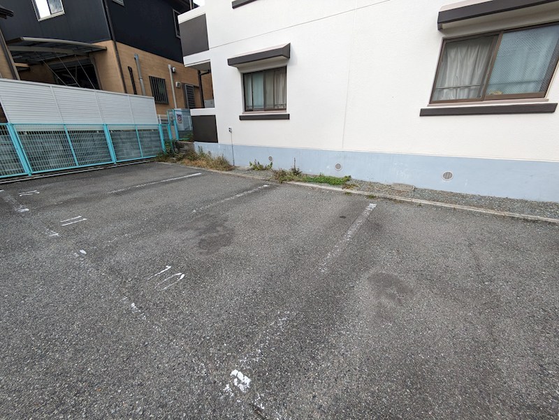 テーミス門ノ前 駐車場