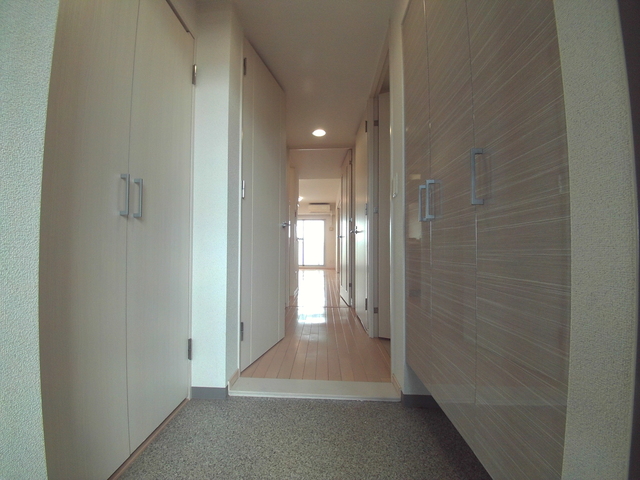 サニープレイス西芦屋 2号館 玄関