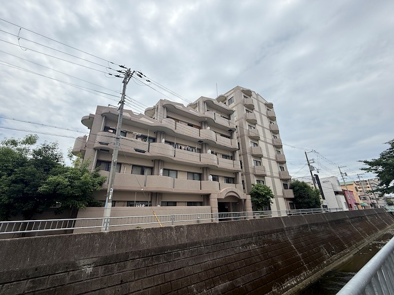 サンプラザ本山南 外観