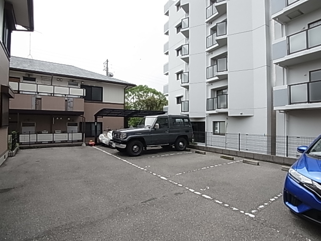 塩屋ヴィレッジ 駐車場