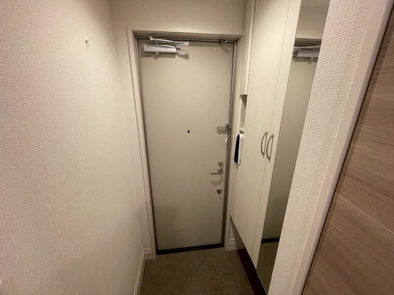 クローバー富士5号館 玄関