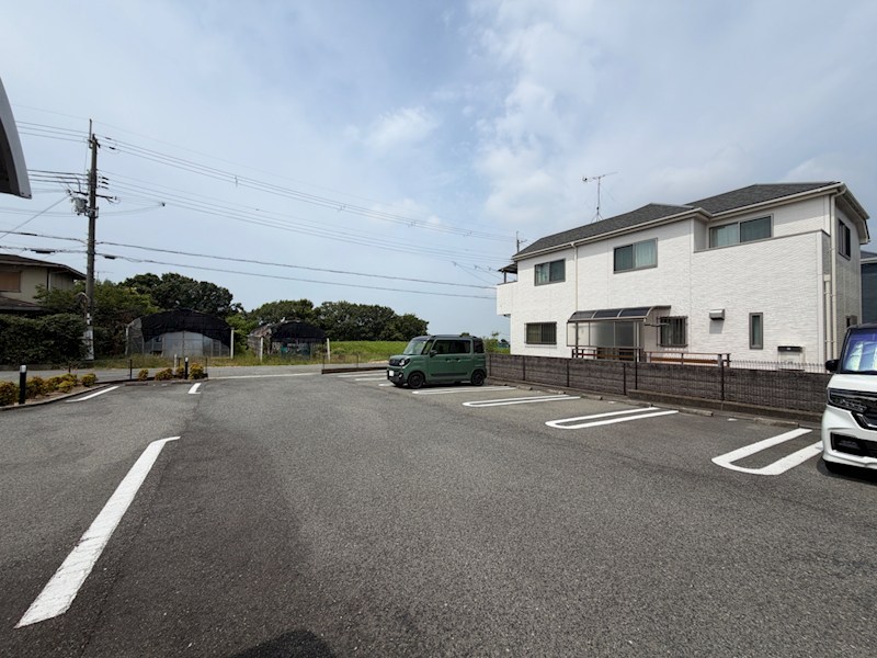 メゾンH.K.3 駐車場