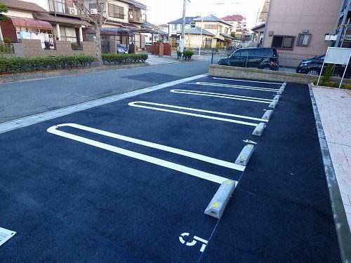 プレミアコート 駐車場