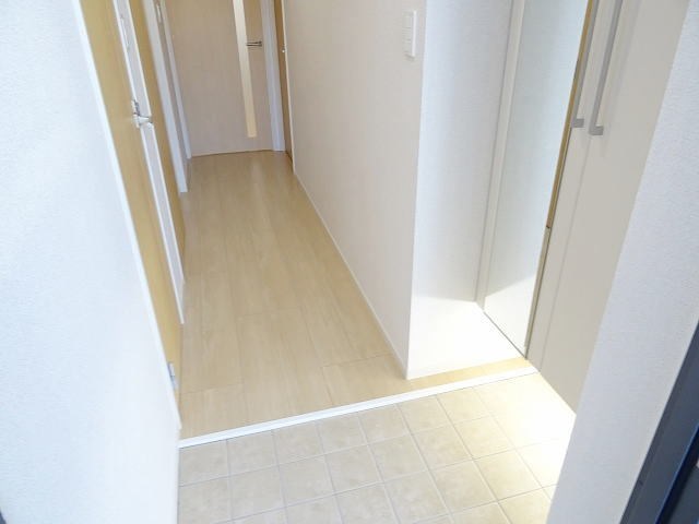 ヒルズ赤羽 玄関