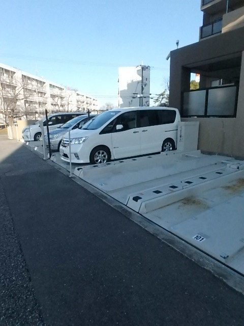ウィングコート伊丹大野 駐車場
