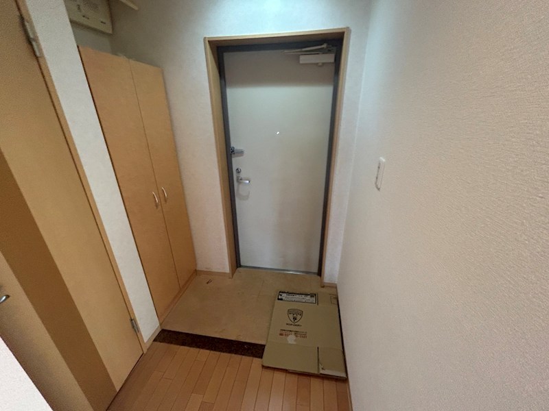 リュイール桃山台 玄関