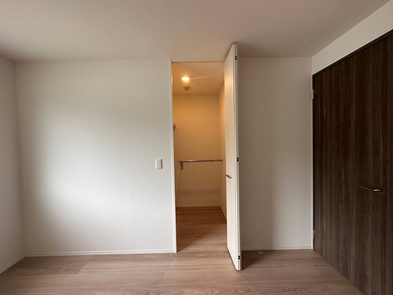 エレナ本山 その他