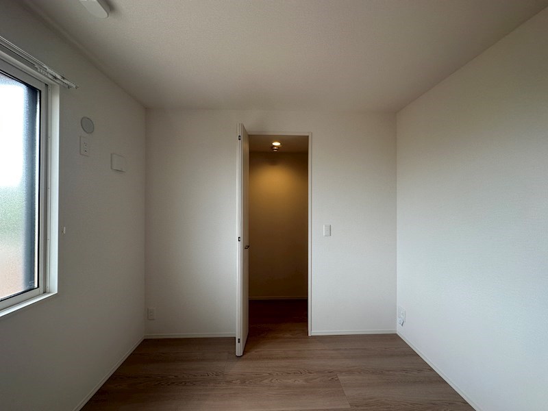 エレナ本山 その他