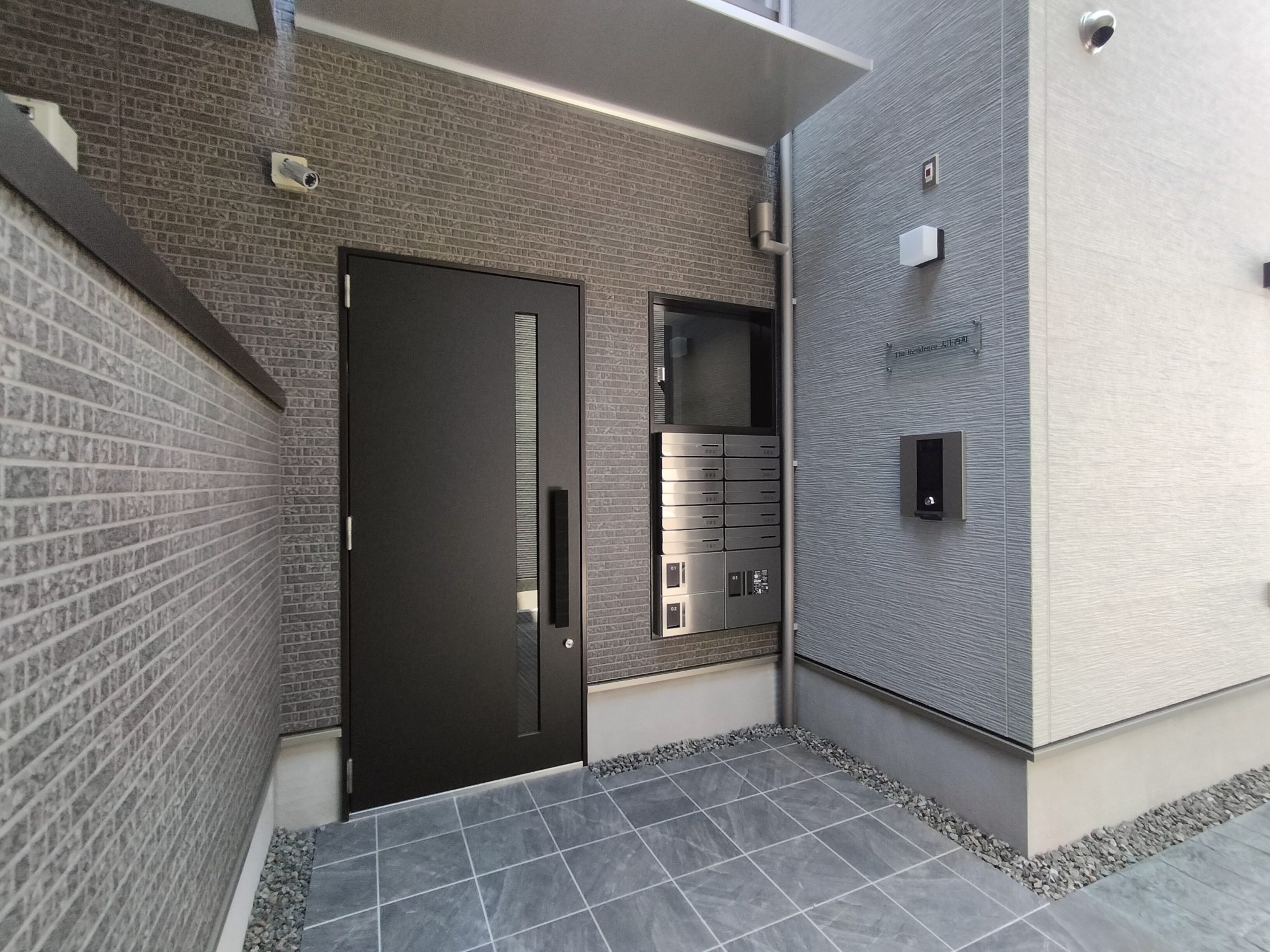 THE RESIDENCE 大庄西町 エントランス