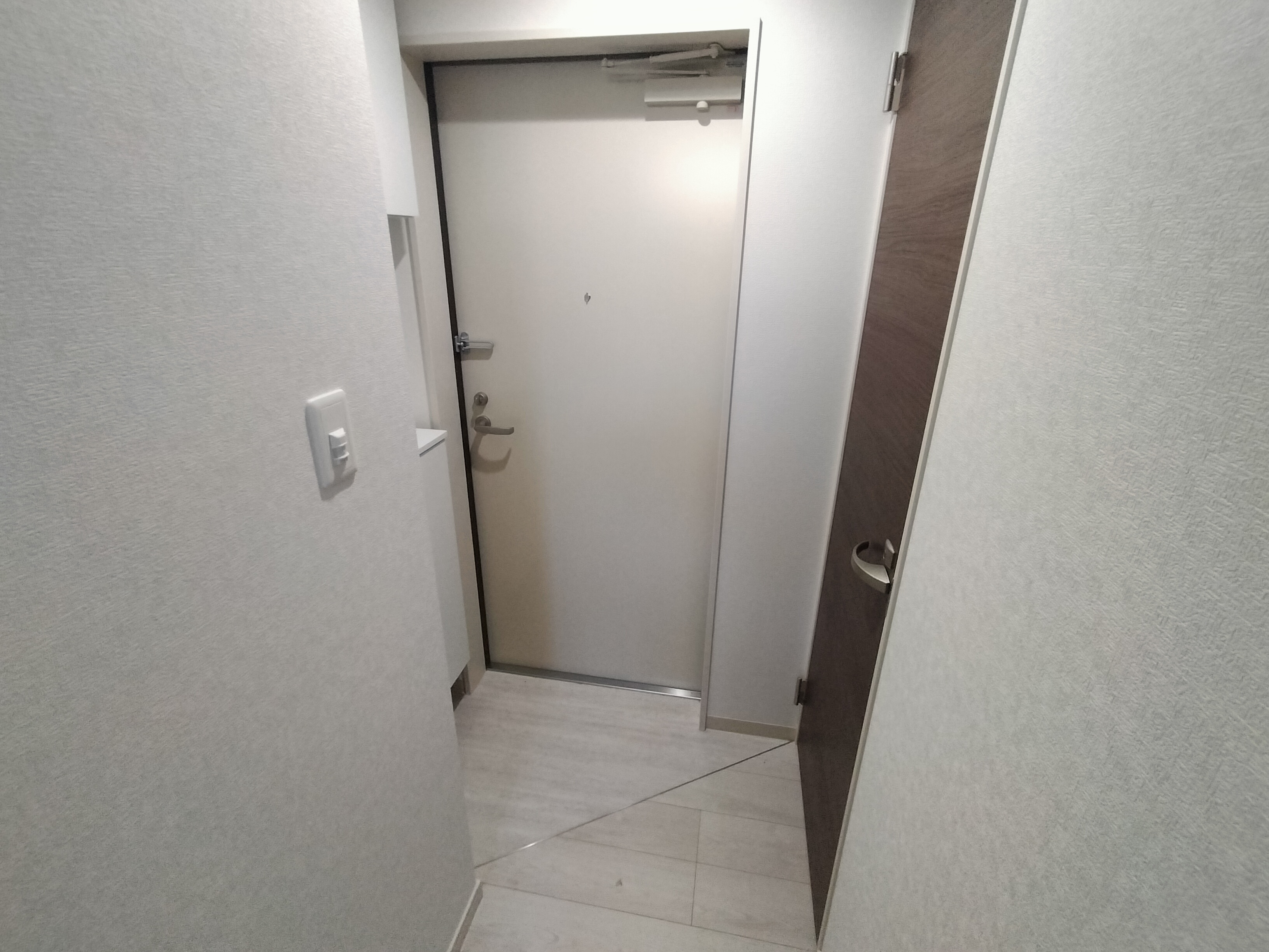 THE RESIDENCE 大庄西町 玄関