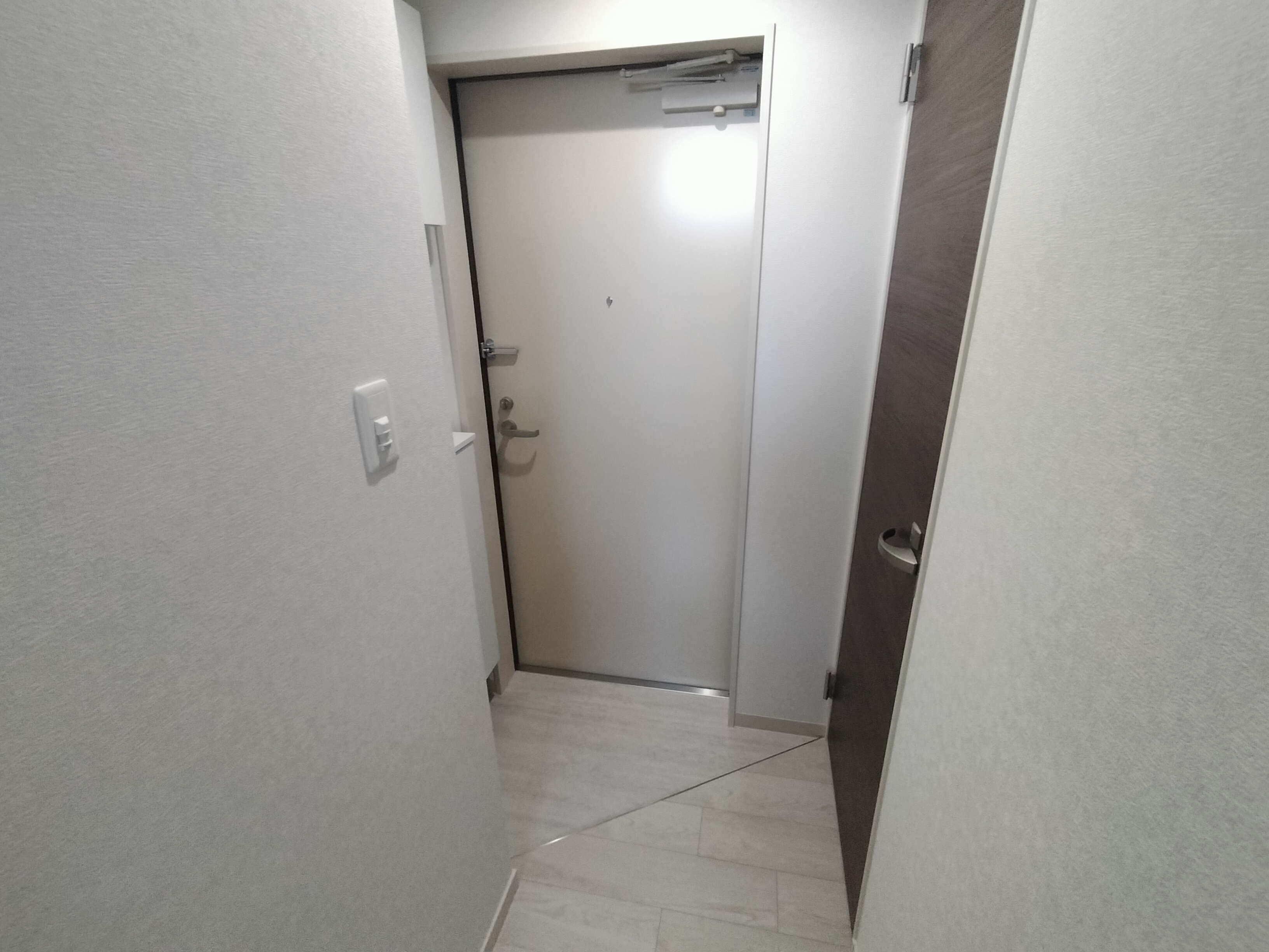 THE RESIDENCE 大庄西町 玄関