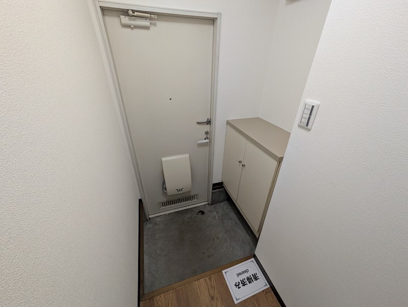 クレール恵彩 玄関