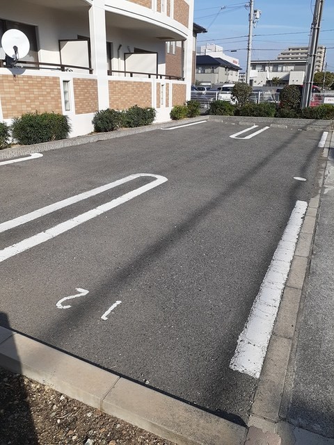 いちご館 駐車場