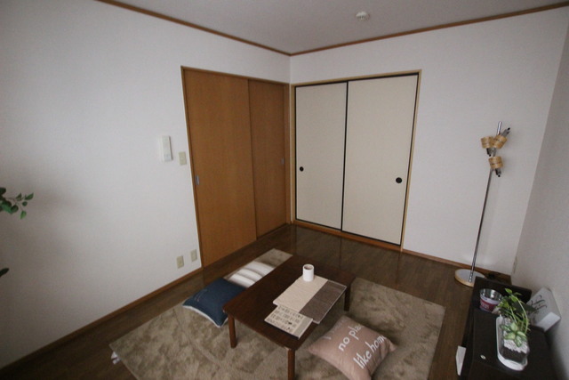 兵庫県尼崎市神田北通６丁目 リビング